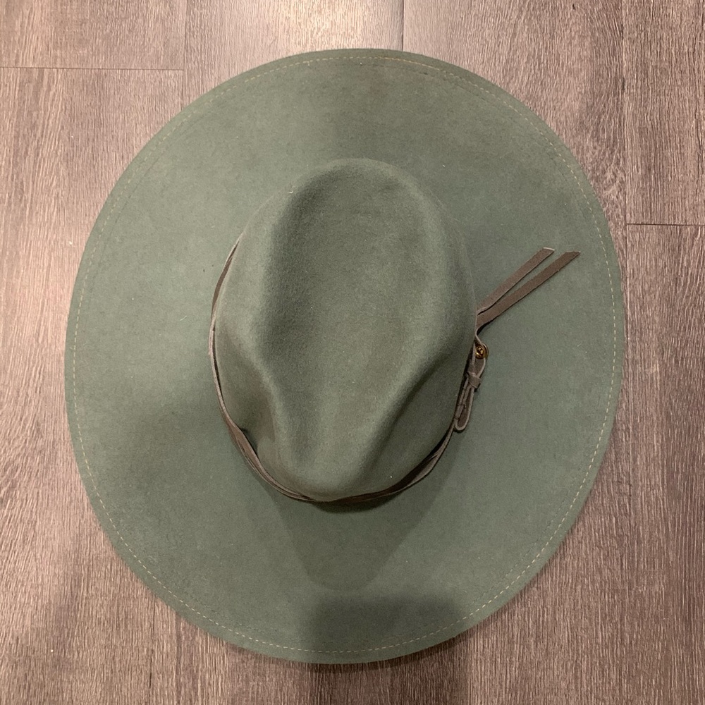 Goorin Brothers sage green wide brim hat